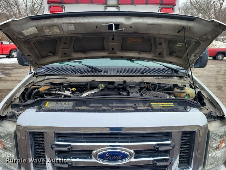 image for item NO9992 2010 Ford E350 ambulance