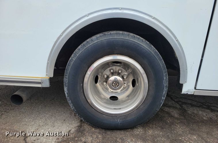 image for item NO9992 2010 Ford E350 ambulance