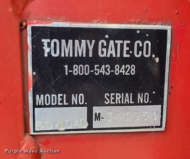 image for item NO9996 2005 Chevrolet 2500HD Silverado pickup truck