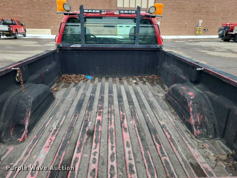 image for item NO9996 2005 Chevrolet 2500HD Silverado pickup truck