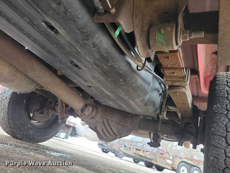 image for item NO9996 2005 Chevrolet 2500HD Silverado pickup truck