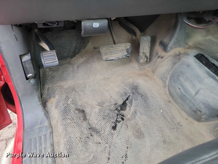 image for item NO9996 2005 Chevrolet 2500HD Silverado pickup truck