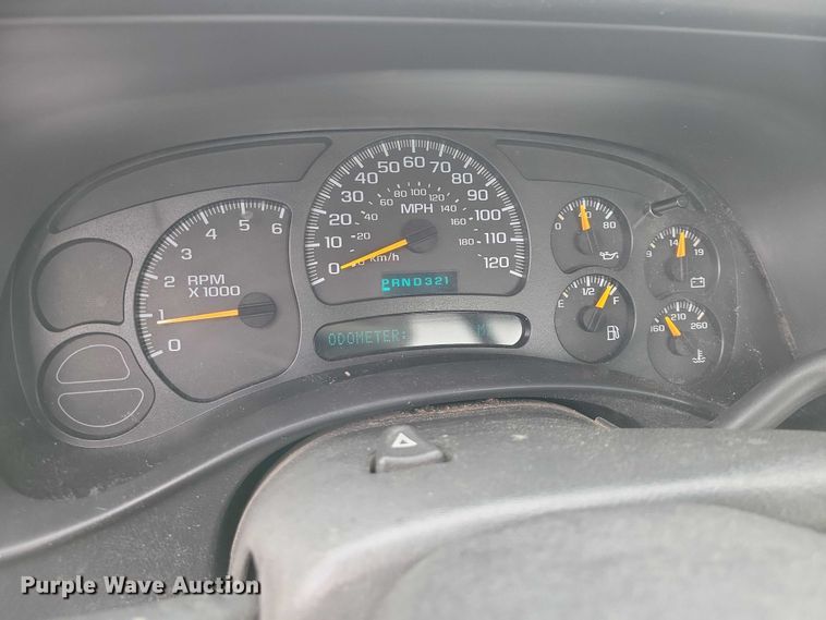 image for item NO9996 2005 Chevrolet 2500HD Silverado pickup truck