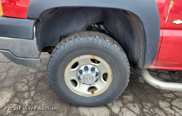 image for item NO9996 2005 Chevrolet 2500HD Silverado pickup truck