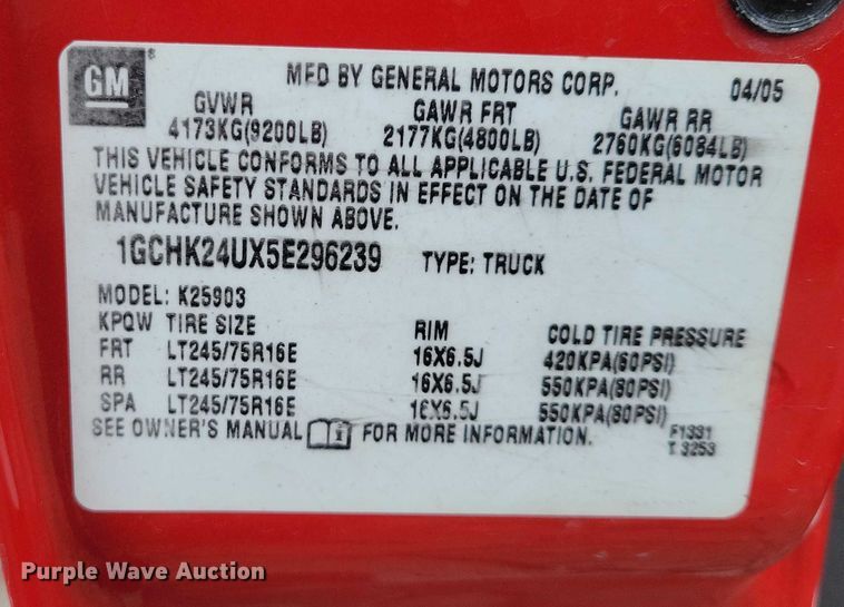 image for item NO9996 2005 Chevrolet 2500HD Silverado pickup truck