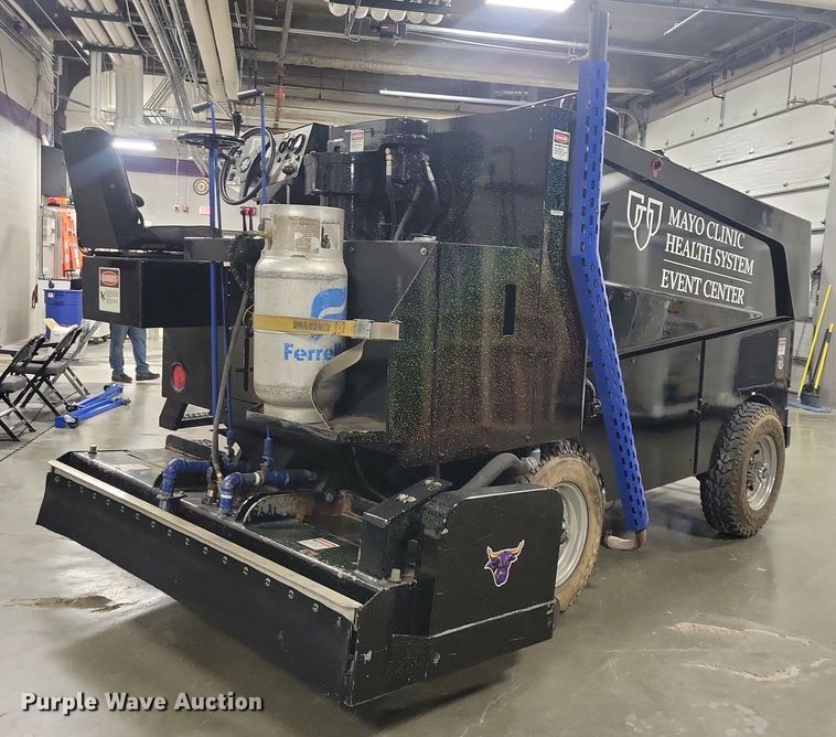 image for item NO9997 1995 Zamboni 500 ice resurfacer