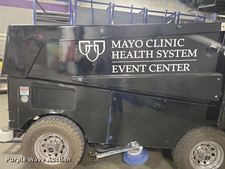 image for item NO9997 1995 Zamboni 500 ice resurfacer