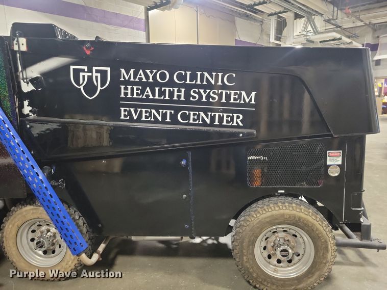 image for item NO9997 1995 Zamboni 500 ice resurfacer