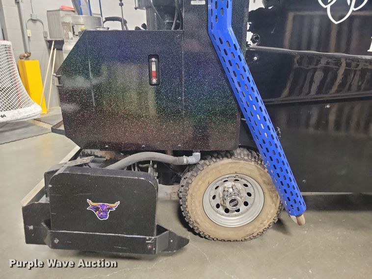 image for item NO9997 1995 Zamboni 500 ice resurfacer