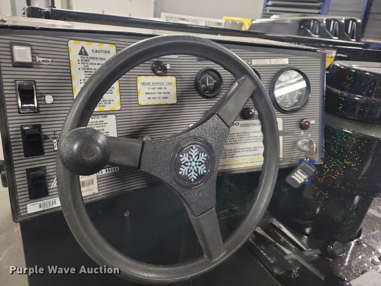 image for item NO9997 1995 Zamboni 500 ice resurfacer