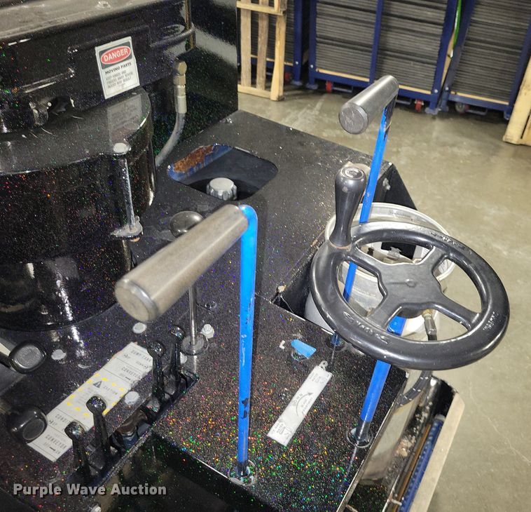 image for item NO9997 1995 Zamboni 500 ice resurfacer