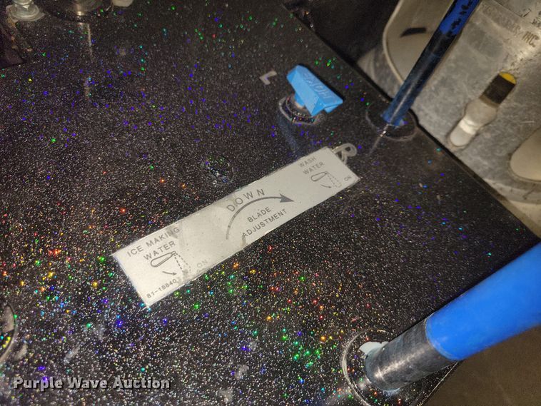 image for item NO9997 1995 Zamboni 500 ice resurfacer