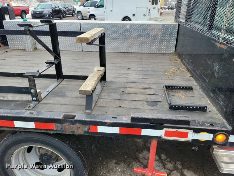 image for item NO9998 2000 Ford F450 Super Duty XL Crew Cab flatbed truck