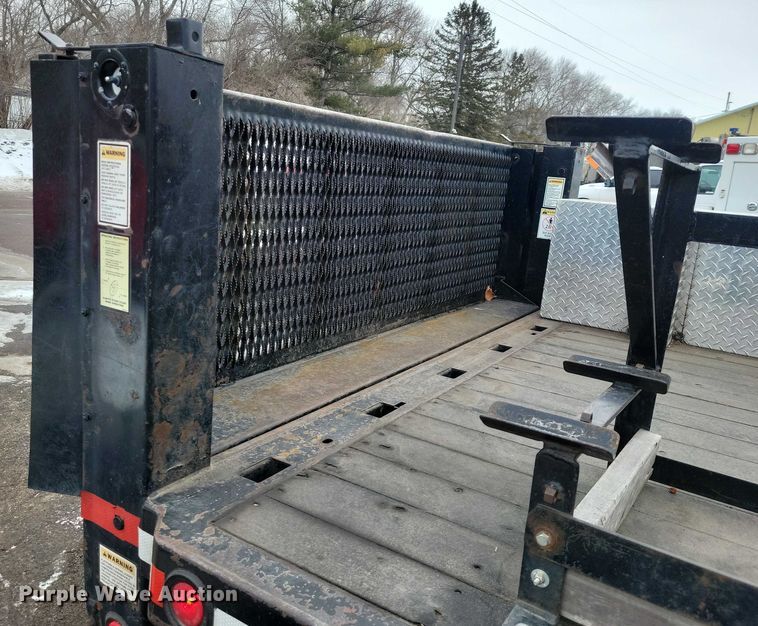 image for item NO9998 2000 Ford F450 Super Duty XL Crew Cab flatbed truck