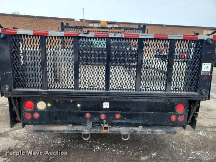 image for item NO9998 2000 Ford F450 Super Duty XL Crew Cab flatbed truck