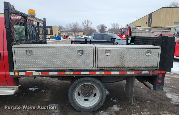 image for item NO9998 2000 Ford F450 Super Duty XL Crew Cab flatbed truck