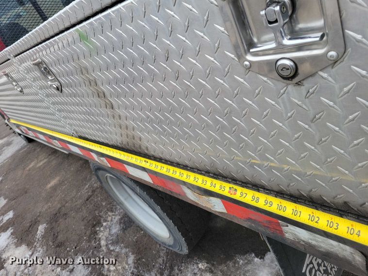 image for item NO9998 2000 Ford F450 Super Duty XL Crew Cab flatbed truck