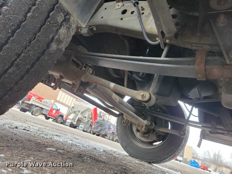 image for item NO9998 2000 Ford F450 Super Duty XL Crew Cab flatbed truck