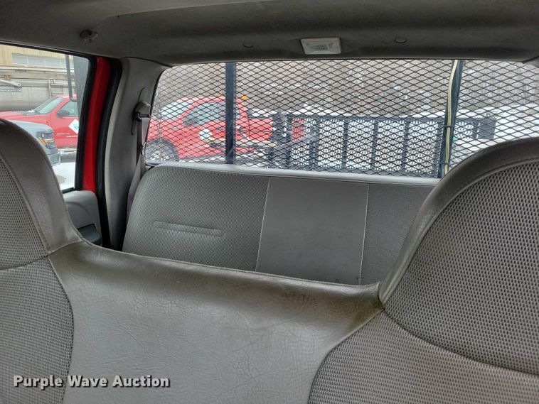 image for item NO9998 2000 Ford F450 Super Duty XL Crew Cab flatbed truck