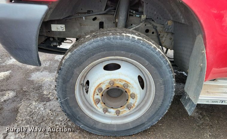 image for item NO9998 2000 Ford F450 Super Duty XL Crew Cab flatbed truck