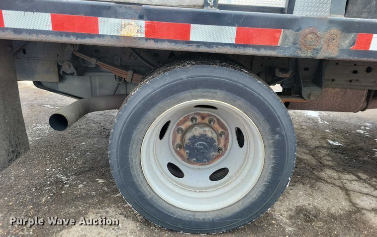 image for item NO9998 2000 Ford F450 Super Duty XL Crew Cab flatbed truck