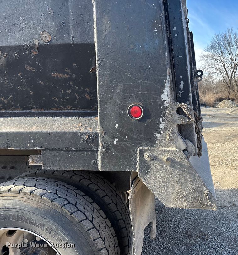 image for item OE9377 2005 International 7600 dump truck