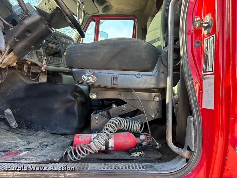 image for item OE9377 2005 International 7600 dump truck