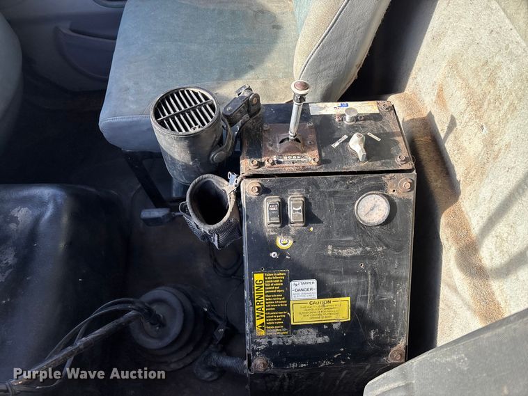 image for item OE9377 2005 International 7600 dump truck