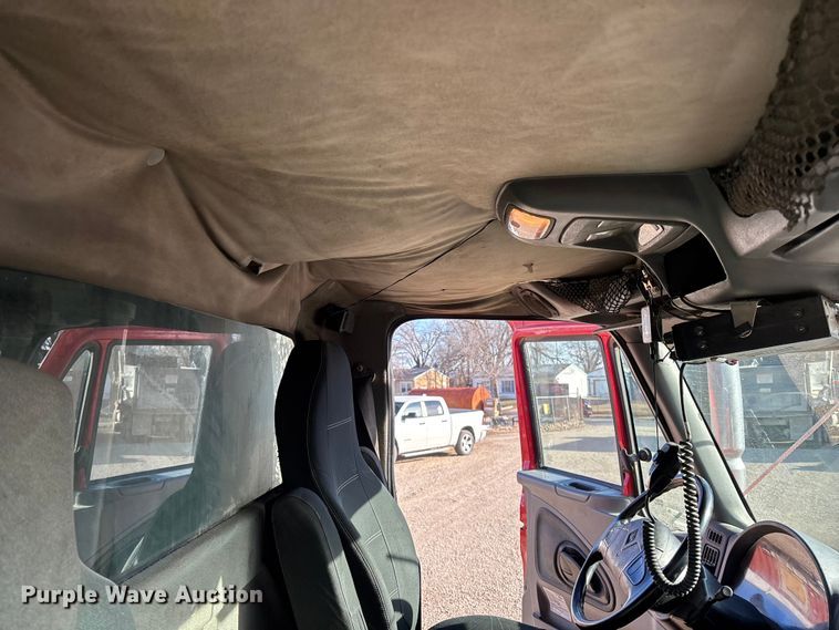 image for item OE9377 2005 International 7600 dump truck