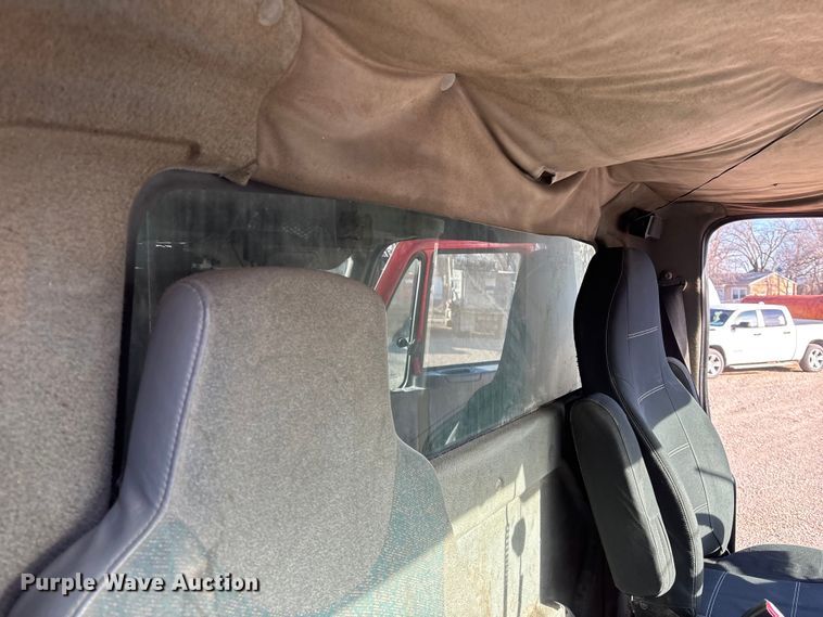 image for item OE9377 2005 International 7600 dump truck