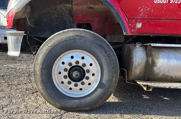 image for item OE9377 2005 International 7600 dump truck