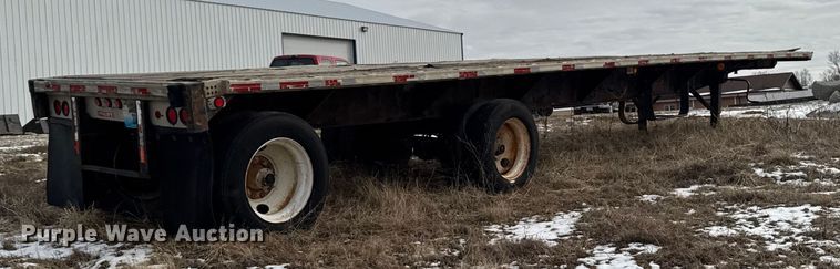 image for item OE9510 1993 Utility Trailer Manufacturer flatbed trailer