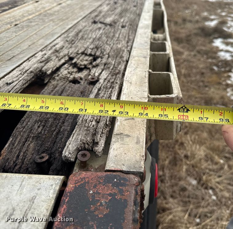 image for item OE9510 1993 Utility Trailer Manufacturer flatbed trailer