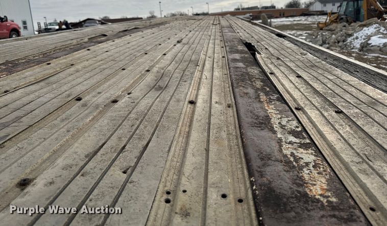 image for item OE9510 1993 Utility Trailer Manufacturer flatbed trailer