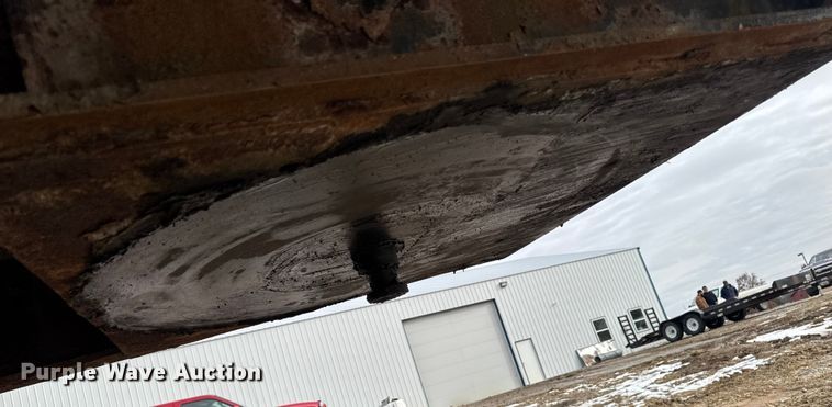 image for item OE9510 1993 Utility Trailer Manufacturer flatbed trailer