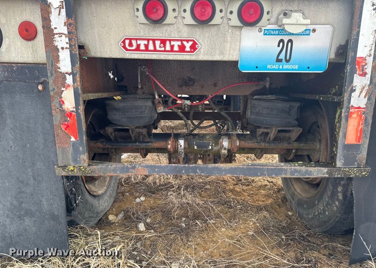 image for item OE9510 1993 Utility Trailer Manufacturer flatbed trailer