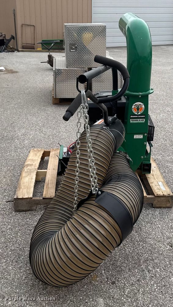 image for item OE9527 Billy Goat DL1801VE debris vacuum