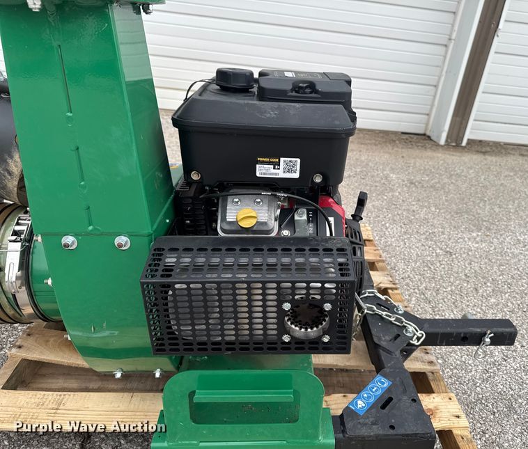 image for item OE9527 Billy Goat DL1801VE debris vacuum