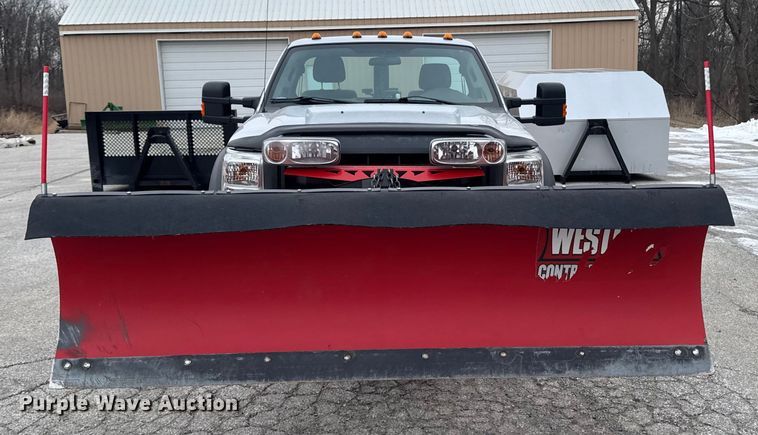 image for item OE9529 2016 Ford F550 Super Duty hook lift truck