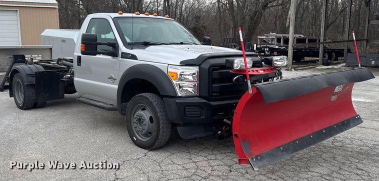 image for item OE9529 2016 Ford F550 Super Duty hook lift truck