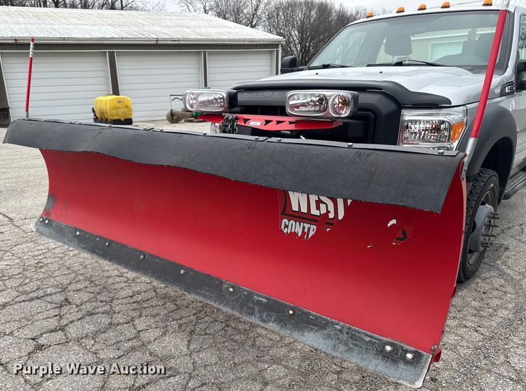 image for item OE9529 2016 Ford F550 Super Duty hook lift truck