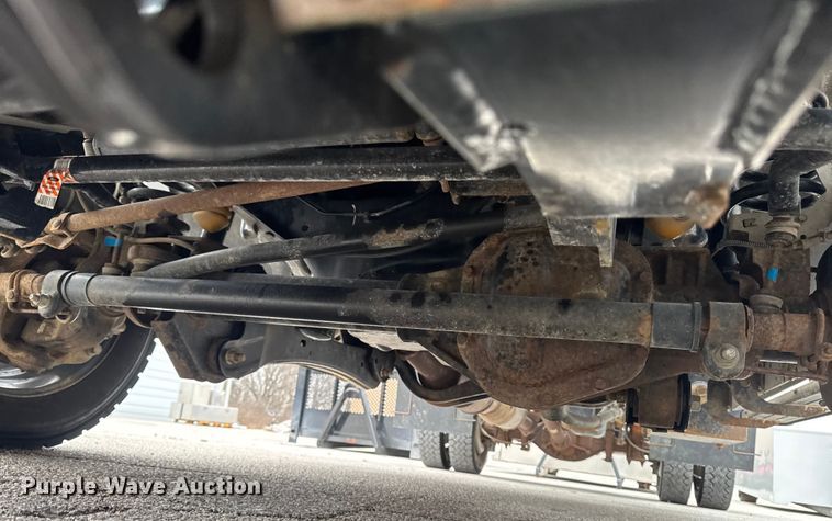 image for item OE9529 2016 Ford F550 Super Duty hook lift truck