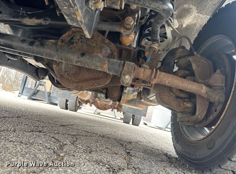 image for item OE9529 2016 Ford F550 Super Duty hook lift truck