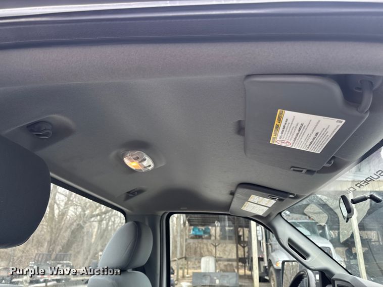 image for item OE9529 2016 Ford F550 Super Duty hook lift truck