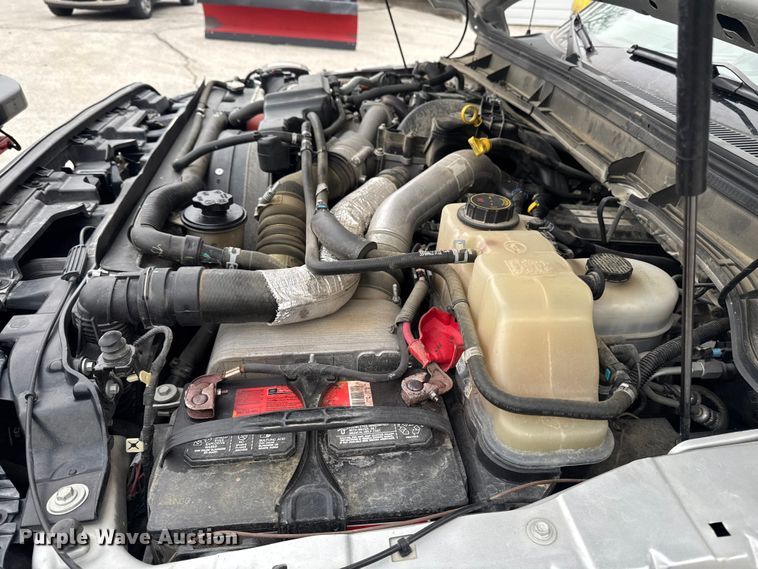 image for item OE9529 2016 Ford F550 Super Duty hook lift truck