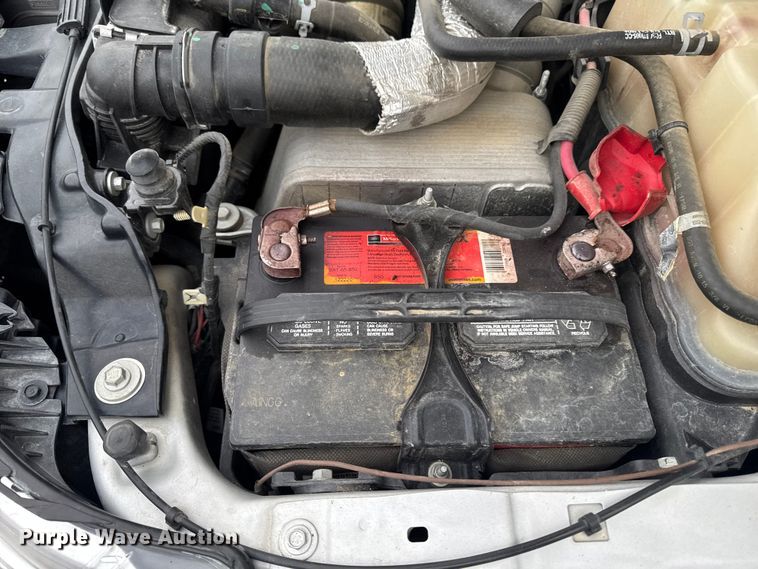 image for item OE9529 2016 Ford F550 Super Duty hook lift truck