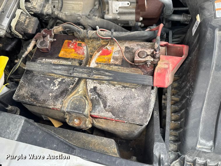 image for item OE9529 2016 Ford F550 Super Duty hook lift truck