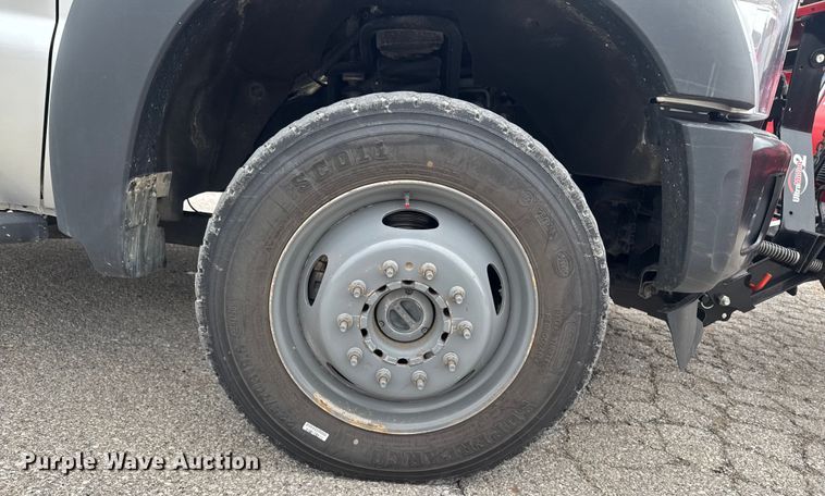 image for item OE9529 2016 Ford F550 Super Duty hook lift truck