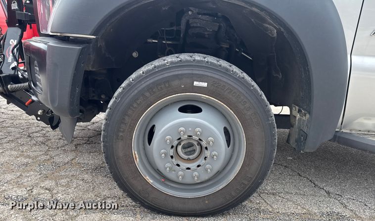 image for item OE9529 2016 Ford F550 Super Duty hook lift truck