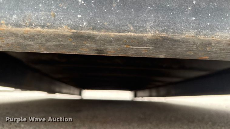 image for item OE9529 2016 Ford F550 Super Duty hook lift truck